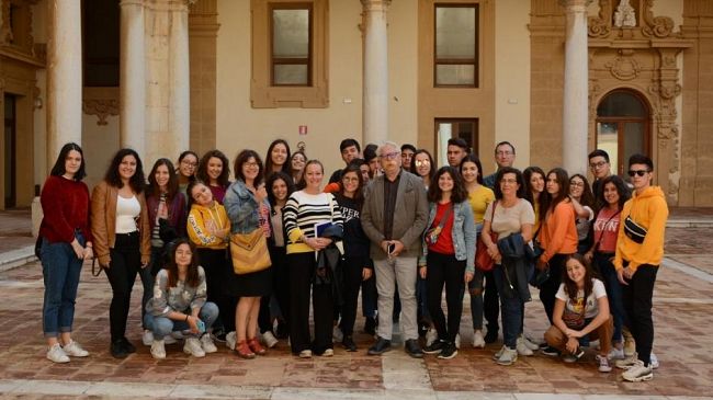 Mazara: Studenti spagnoli e marsalesi incontrano il Sindaco Cristaldi
