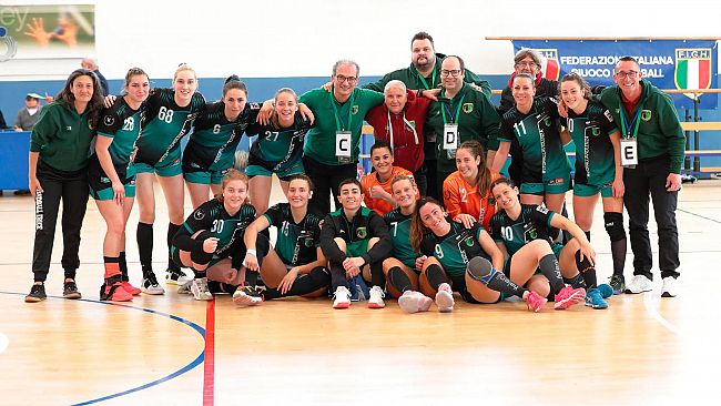 Handball Erice, nessun affanno contro Cassano Magnago: le Arpie vincono 28-17