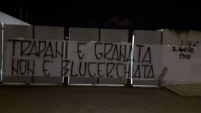 «Trapani è granata, non è blucerchiata», striscione polemico al “Sorrentino”
