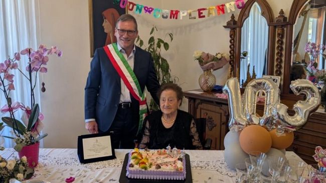 Custonaci, festeggiati i 103 anni della signora Anna Mannino
