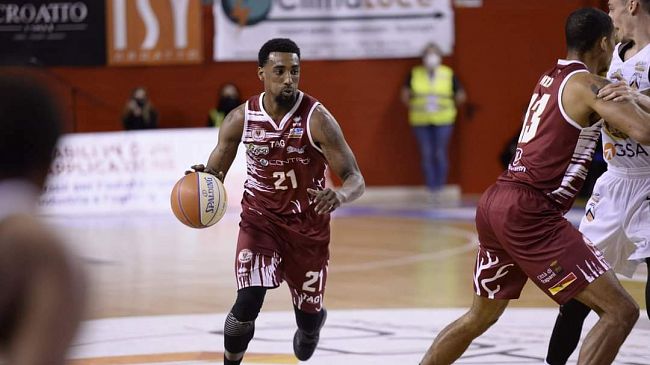 Pallacanestro Trapani, contro Cento al via il girone azzurro
