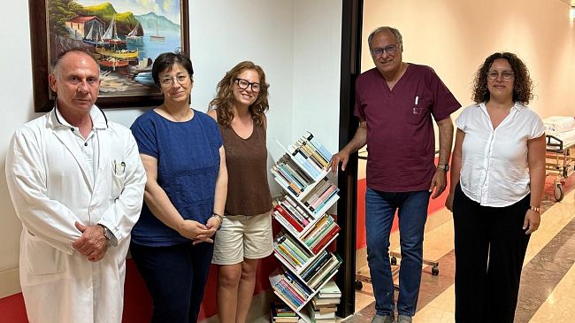 L'associazione Noi odv dona libri ai reparti di Ematologia e Nefrologia dell'ospedale di Castelvetrano