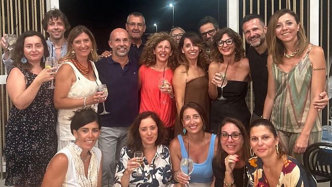 Alcamo, a 30 anni dal diploma rimpatriata per la  quinta A del liceo classico