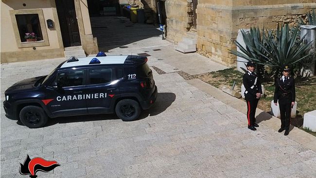 Salemi, svaligiano due appartamenti in centro storico. Denunciati tre fratelli
