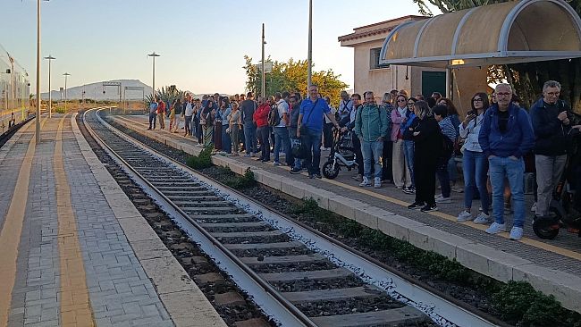 disagi-continui-sulla-tratta-ferroviaria-castelvetrano-trapani-la-rabbia-dei-pendolari