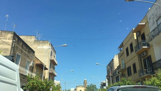 Mazara, passaggi a livello chiusi più di mezzora. Rabbia dei cittadini. Ma non doveva essere eliminata la ferrovia in Città?