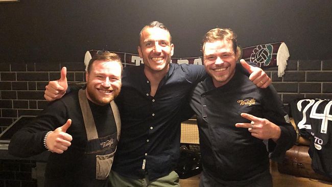 VIDEO: Felice Evacuo, un gol da record e i festeggiamenti al “Vintage Restaurant”