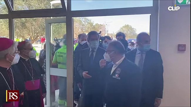 Violazione norme anti Covid al centro vaccinale, la denuncia del consigliere Vassallo