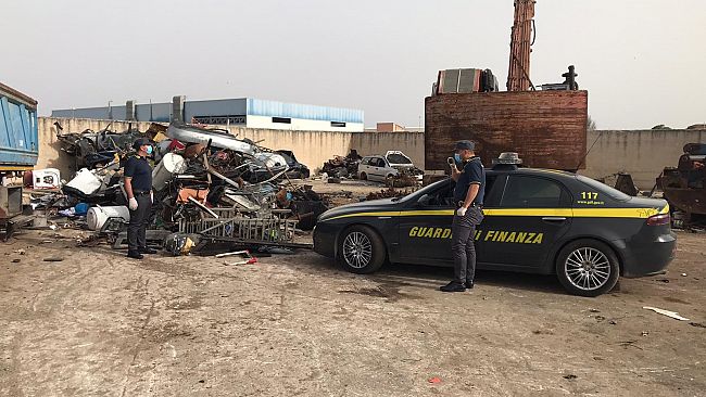 Traffico illecito di rifiuti,  GdF sequestra beni a due castelvetranesi