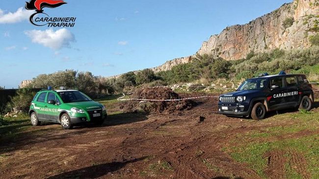 San Vito Lo Capo, sorpresi a bruciare rifiuti: tre denunciati