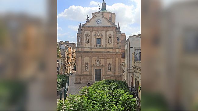 Alcamo, tornano in funzione l’orologio e le campane della Chiesa del Collegio 