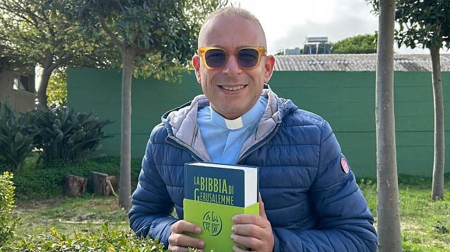 Don Giuseppe Inglese in partenza per Gerusalemme