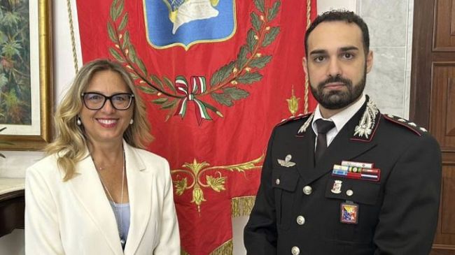 Il Cap. dei Carabinieri Alfonso Cafarella lascia Marsala, a Palazzo Municipale il saluto con la sindaca Patti
