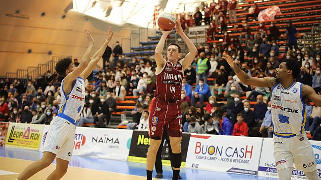 Pallacanestro Trapani, il derby è granata. Salvezza ipotecata