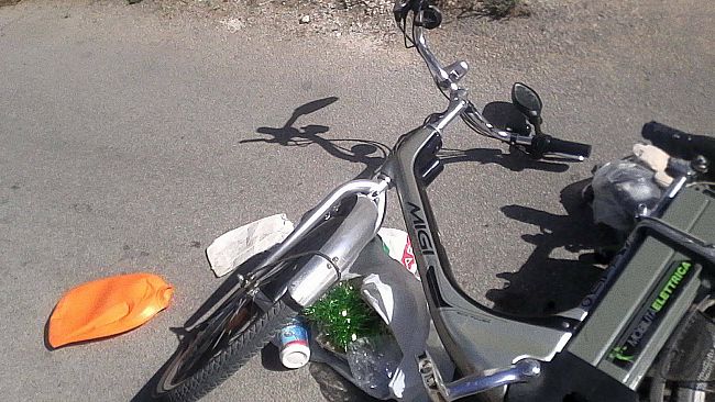 Mazara, un motociclista investe spazzatura in strada e si ferisce. Chi pagherà?