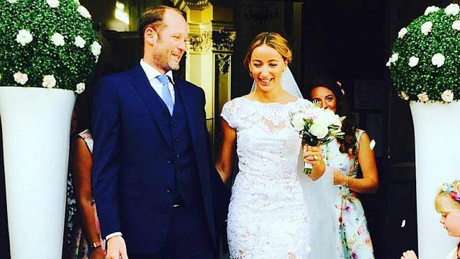 Matrimonio da favola a Favignana. Due giovani francesi scelgono l’isola per le loro nozze