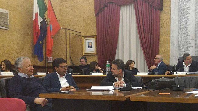 Consiglio Comunale: approvati  ieri sera  un “ordine del giorno” sui consorzi di bonifica e dodici delibere di debiti fuori bilancio