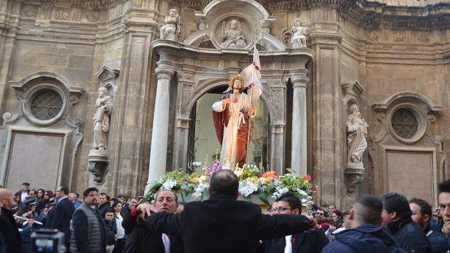 Veglia pasquale, celebrerà il vescovo Fragnelli in Cattedrale