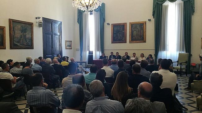 Trapani, il presidente dell’ autorità di sistema portuale incontra operatori del porto e imprenditori del territorio.
