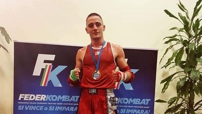 trapani/un-valdericino-alla-conquista-del-muay-thai-federkombat