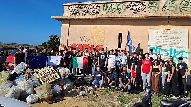 Mazara, Oasi di Capo Feto: volontari raccolgono circa una tonnellata di rifiuti. Servirebbe una bonifica straordinaria  