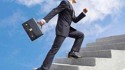 una-punta-di-sal-lombra-del-successo-quando-lambizione-si-fa-arrivismo