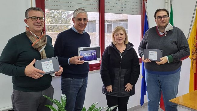 Il Rotary continua a donare nuovi tablet all'IC Montalcini