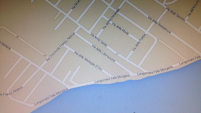 Presunto ordigno bellico nell’ultimo tratto di Tonnarella. Artificieri all’opera