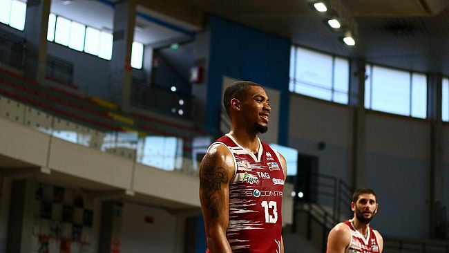 Una Pallacanestro Trapani chirurgica batte Bergamo 81-75