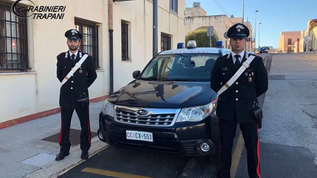 Lavoratore in nero beneficiava del reddito di cittadinaza. Denunciato dai Carabinieri