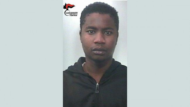 Petrosino. Armato di coltello rapina una sua connazionale. I Carabinieri arrestano un richiedente asilo nigeriano.