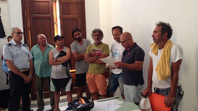 Progetto MED FishMPABlue2, firmato il codice di condotta della pesca sostenibile dai pescatori professionisti dell’Area Marina Protetta Isole Egadi