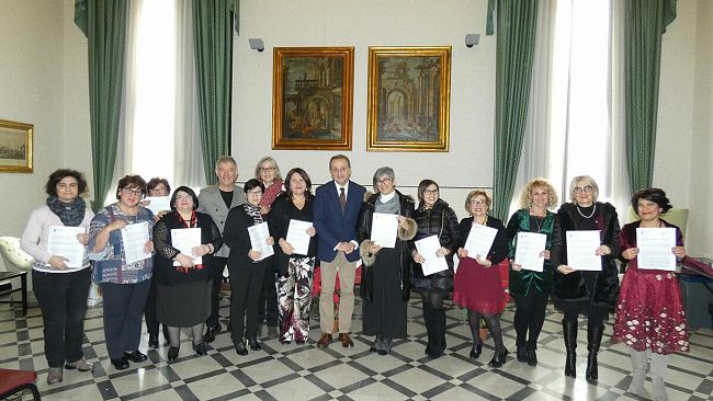 Stabilizzati 13 dipendenti comunali istruttori assistenti di Asilo Nido