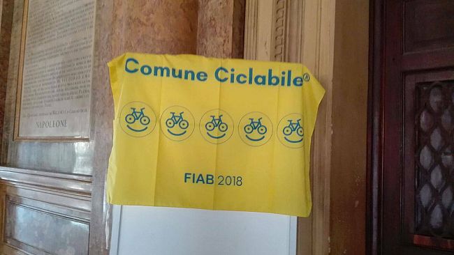 Favignana: ‘Isola più ciclabile del Mediterraneo’. Premiata con la bandiera gialla questa mattina a Bologna