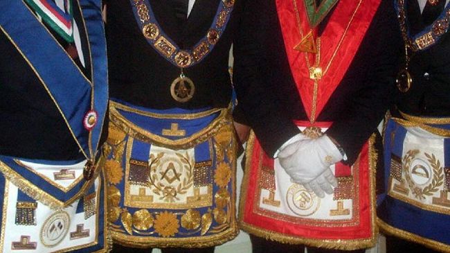 Logge Massoniche proviamo a capirne di più ed a sdrammatizzare certi rituali…