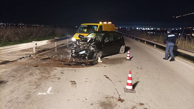 Trapani, scontro frontale tra due auto: ci sono feriti