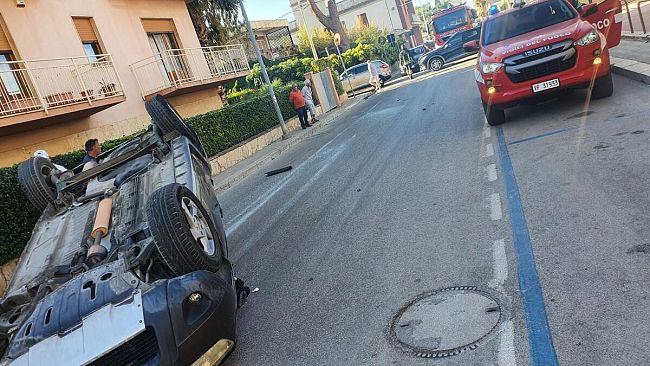 Erice, scontro tra due auto: ferita una donna
