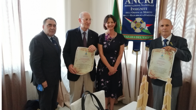 Pergamena celebrativa al sindaco emerito avv. Nicolò Vella