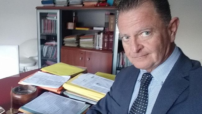 L'Avv. Rizzo risponde: Si puo' parcheggiare davanti un cancello?