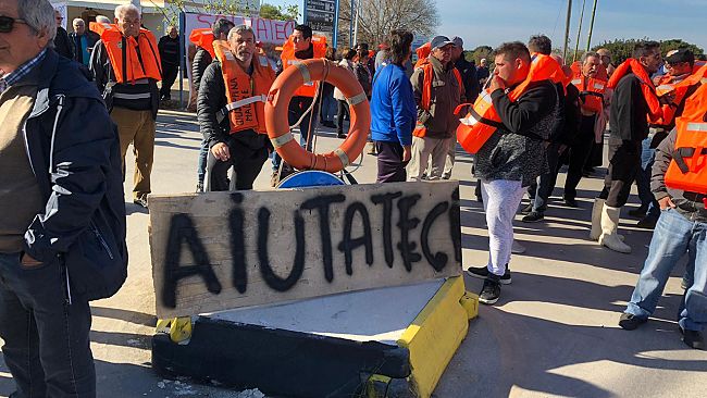 VIDEO – La protesta dei gilet Rossi di Marinella di Selinunte