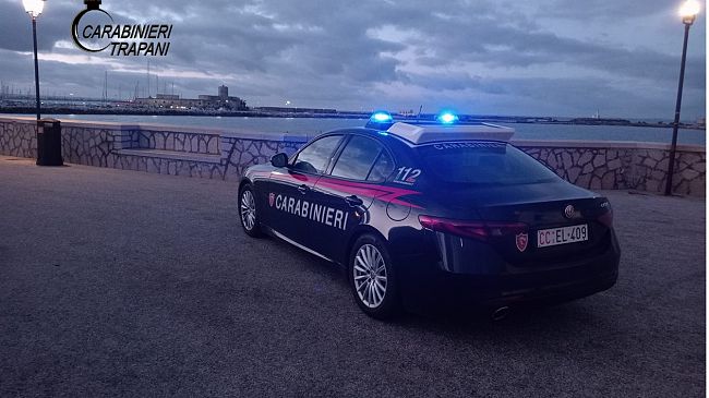 In manette due coniugi trapanesi per aver rubato ferro all’autoparco comunale