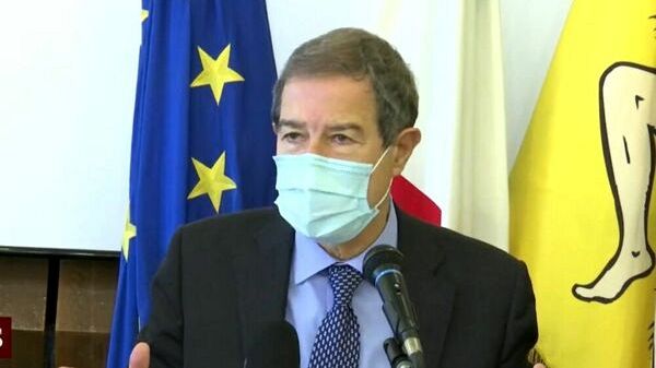 Covid-19, in Sicilia torna obbligo mascherina all'aperto fino al 31 dicembre