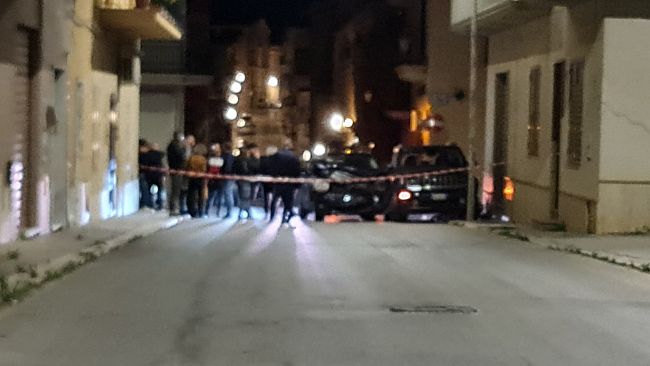 Incidente in pieno centro tra 2 vetture