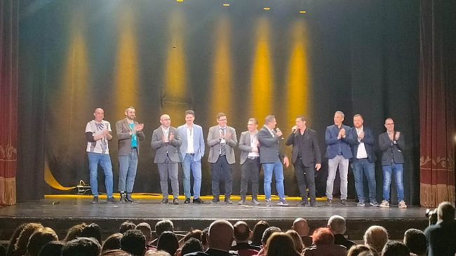 Mazara, successo al Rivoli per lo show “Il meglio di… Pino e gli Anticorpi”  