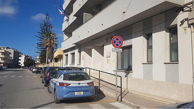 ​Latitante minorenne bloccato dalla Polizia nelle campagne di Mazara del Vallo