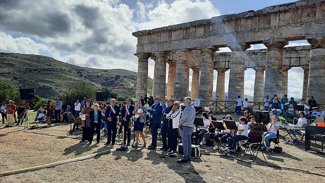 Gli studenti dell’I.“F. Vivona” insieme “Alla scoperta delle emozioni” a Segesta