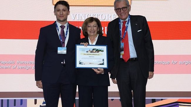 lurologo-castellammarese-bucca-vince-il-premio-massimino-darmiento-2025