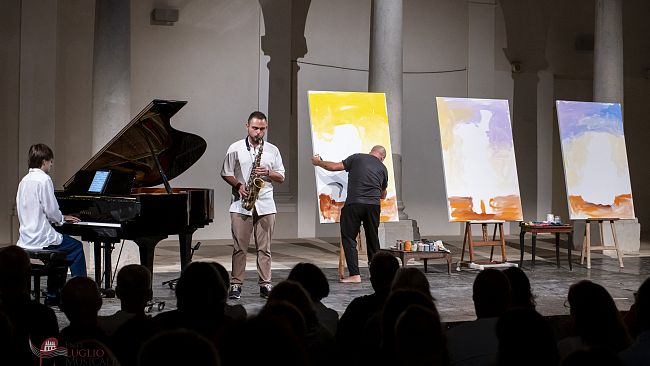 Trapani, successo per la performance