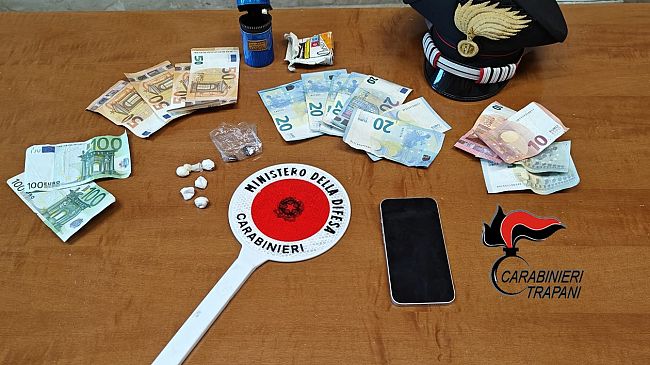 Favignana, spaccio di droga. In manette un 20enne isolano