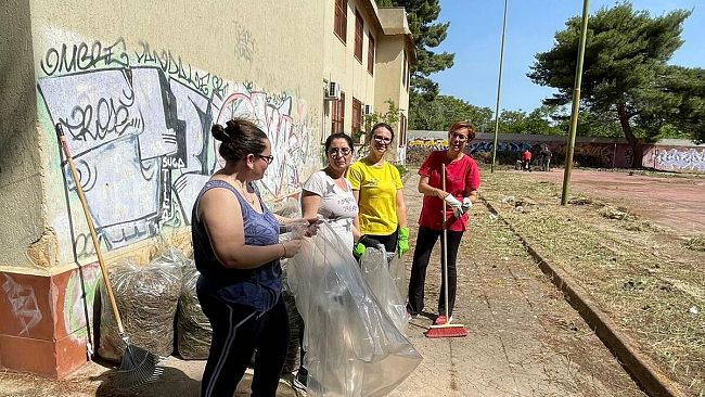 I genitori in aiuto per una scuola più pulita e più sicura